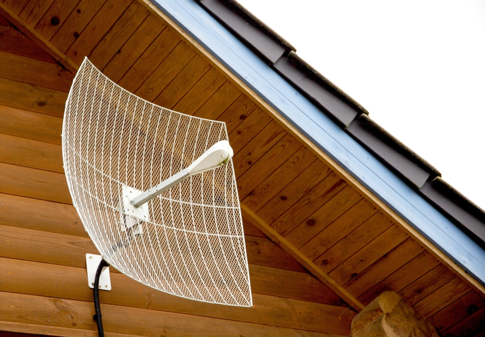 Parabolic,antenna,for,amplifying,the,signal,of,cellular,communication,and